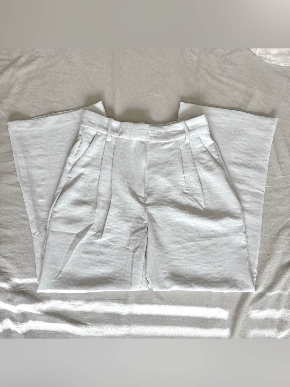 A&F Sloane Tailored Premium Crepe Pant - Picture 4 of 7